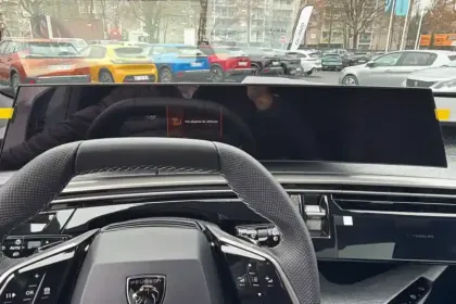 Photo 12 Peugeot 5008  Hybrid 145 e-DCS6