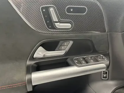 Photo 26 Mercedes GLA  200 d 8G-DCT