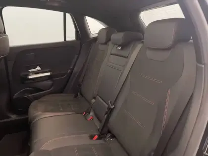 Photo 15 Mercedes GLA  200 d 8G-DCT