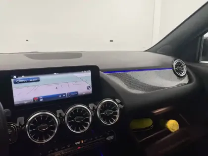 Photo 24 Mercedes GLA  200 d 8G-DCT