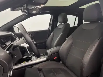 Photo 14 Mercedes GLA  200 d 8G-DCT