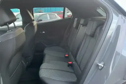 Photo 10 Peugeot 2008  Hybrid 145 e-DCS6