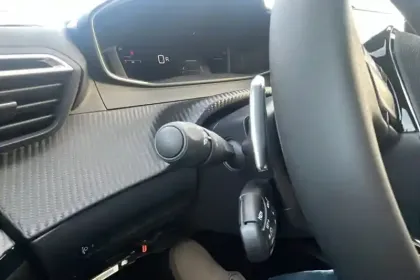 Photo 22 Peugeot 2008  Hybrid 145 e-DCS6