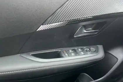 Photo 22 Peugeot 208  Hybrid 110 e-DCS6