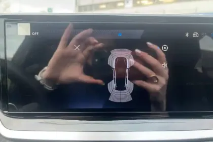 Photo 17 Peugeot 208  Hybrid 110 e-DCS6