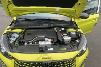 Photo 12 Peugeot 208  Hybrid 110 e-DCS6