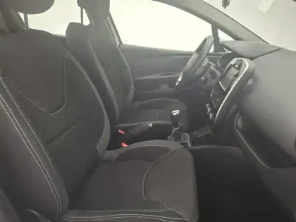 Photo 33 Renault Clio  dCi 90 E6C