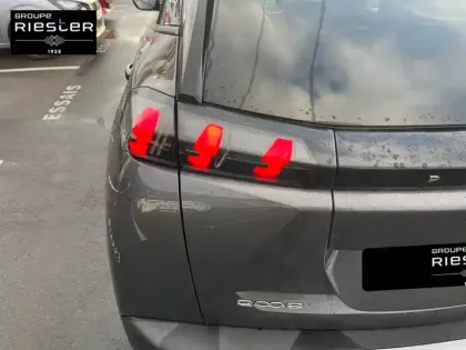 Photo 16 Peugeot 2008  PureTech 130 S&S EAT8