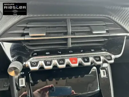 Photo 17 Peugeot 2008  PureTech 130 S&S EAT8