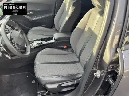 Photo 10 Peugeot 2008  PureTech 130 S&S EAT8