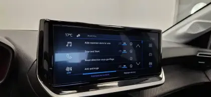 Photo 19 Peugeot 208  PureTech 75 S&S BVM5