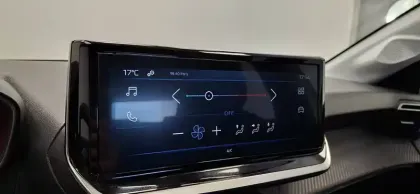 Photo 18 Peugeot 208  PureTech 75 S&S BVM5