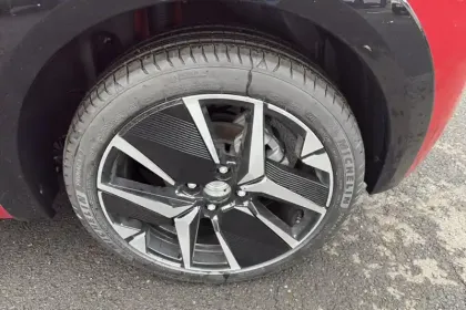 Photo 11 Peugeot 208  Hybrid 110 e-DCS6