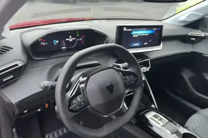 Photo 16 Peugeot 208  Hybrid 110 e-DCS6