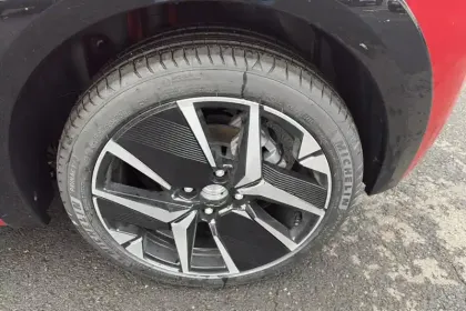 Photo 13 Peugeot 208  Hybrid 110 e-DCS6