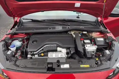 Photo 14 Peugeot 208  Hybrid 110 e-DCS6