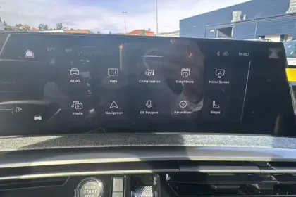 Photo 23 Peugeot 3008  Hybrid 145 e-DCS6