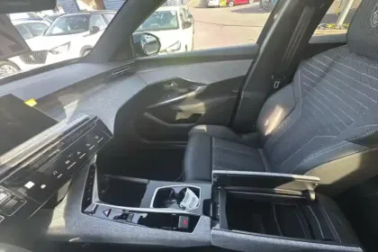 Photo 20 Peugeot 3008  Hybrid 145 e-DCS6