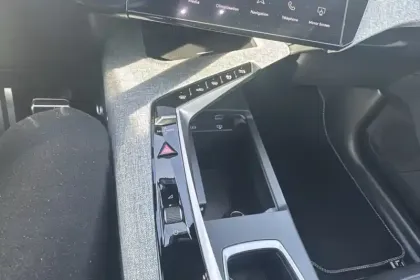 Photo 16 Peugeot 3008  Hybrid 145 e-DCS6