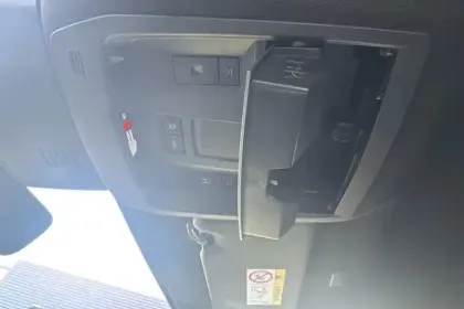 Photo 17 Peugeot 3008  Hybrid 145 e-DCS6