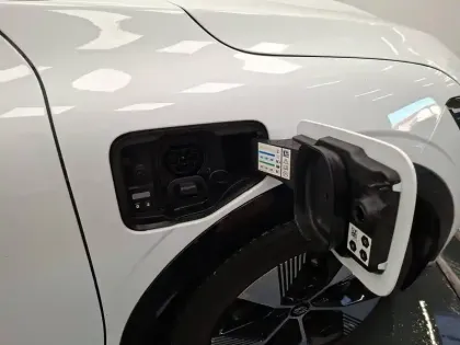 Photo 16 Renault Megane  E-Tech EV40 130ch boost charge