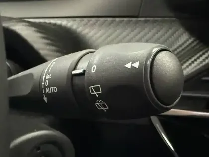 Photo 79 Peugeot 2008  100 S&S BVM6