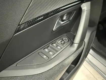 Photo 109 Peugeot 2008  100 S&S BVM6