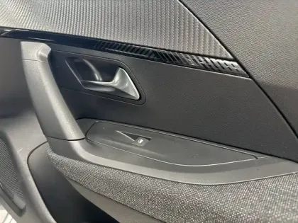 Photo 114 Peugeot 2008  100 S&S BVM6