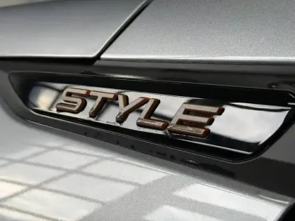 Photo 99 Peugeot 2008  100 S&S BVM6