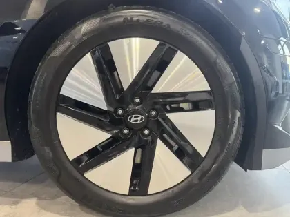 Photo 8 Hyundai Ioniq 6  77 kWh 229 ch