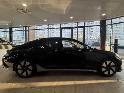 Photo 5 Hyundai Ioniq 6  77 kWh 229 ch