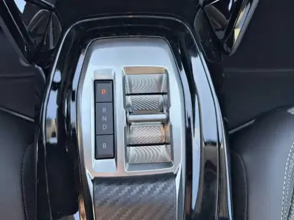 Photo 33 Peugeot 208  Electrique 50 kWh 136ch