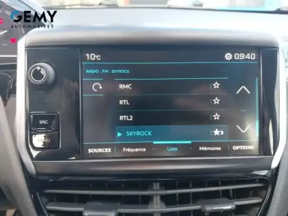 Photo 13 Peugeot 208  PureTech 82ch S&S BVM5