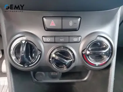 Photo 15 Peugeot 208  PureTech 82ch S&S BVM5