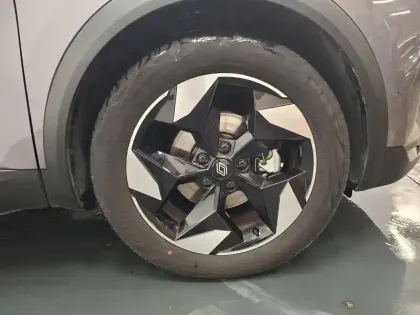 Photo 12 Renault Captur  E-Tech full hybrid 145 ch