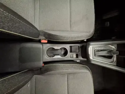 Photo 27 Renault Captur  E-Tech full hybrid 145 ch