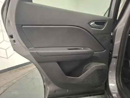 Photo 22 Renault Captur  E-Tech full hybrid 145 ch