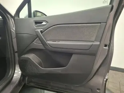 Photo 21 Renault Captur  E-Tech full hybrid 145 ch