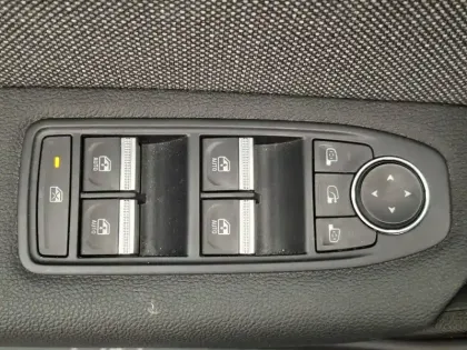 Photo 31 Renault Captur  E-Tech full hybrid 145 ch