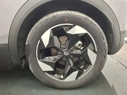 Photo 14 Renault Captur  E-Tech full hybrid 145 ch