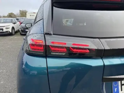 Photo 16 Peugeot 2008  Hybrid 145 e-DCS6