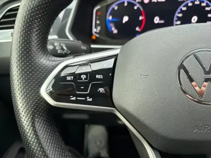 Photo 16 Volkswagen Tiguan  2.0 TDI 150ch DSG7