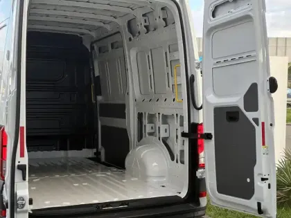 Photo 12 Volkswagen Crafter  VAN 35 L3H3 2.0 TDI 140 CH