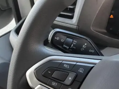 Photo 37 Volkswagen Crafter  VAN 35 L3H3 2.0 TDI 140 CH