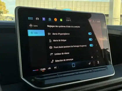 Photo 44 Volkswagen Crafter  VAN 35 L3H3 2.0 TDI 140 CH