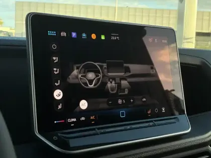 Photo 40 Volkswagen Crafter  VAN 35 L3H3 2.0 TDI 140 CH