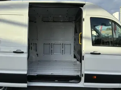 Photo 19 Volkswagen Crafter  VAN 35 L3H3 2.0 TDI 140 CH