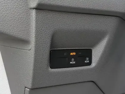 Photo 28 Volkswagen Crafter  VAN 35 L3H3 2.0 TDI 140 CH