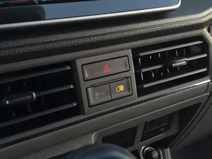 Photo 51 Volkswagen Crafter  VAN 35 L3H3 2.0 TDI 140 CH