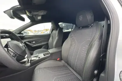 Photo 8 Peugeot 308  Hybrid 145 e-DCS6